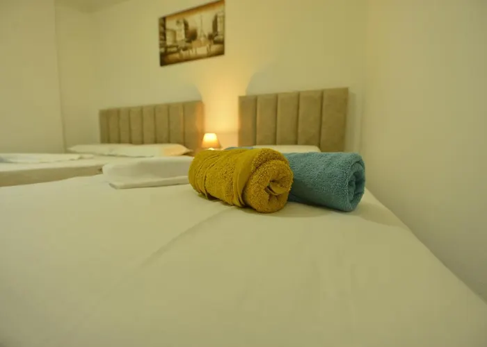 Denis Comfort * Szkodra